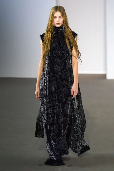 Look 45